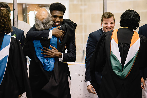graduation16_hp_9694