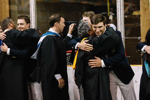 graduation16_hp_9702