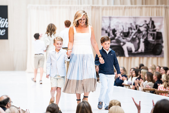 fashionshow19_runway_wkl_0596
