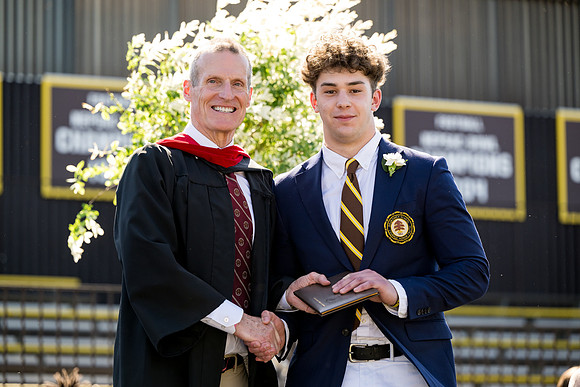 graduation24_diploma_ah_0411