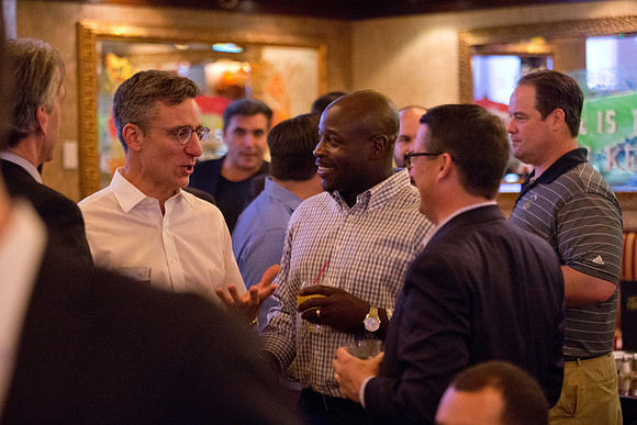 alumni_happyhour_nyc16_mkras_0036