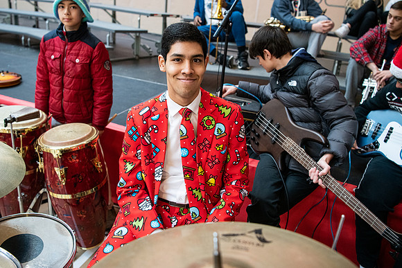 holidayassembly19_wkl_1362