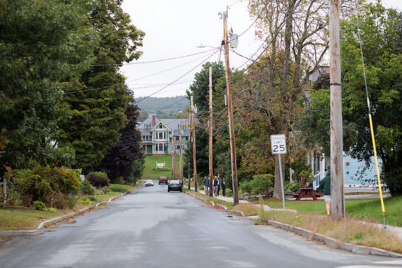 randolphvt1819_trip01_walktotown_bdf_8518
