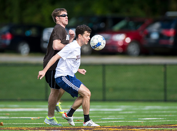 hc15_alumsoccer_dburns_3469