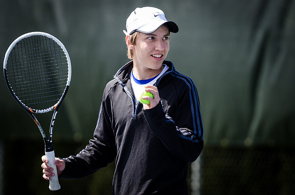 alum_varsitytennis_4289