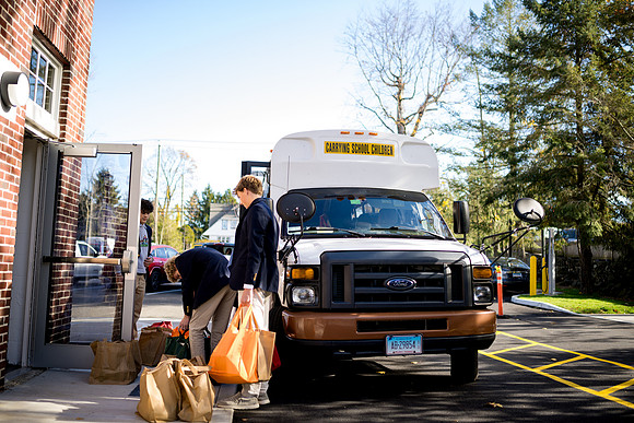 thanksgiving_fooddrive24_us_ah_0038