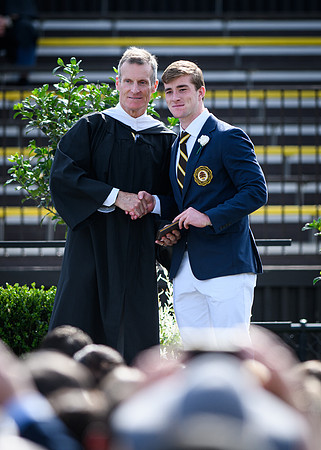 graduation22_diplomas_wkl_1035