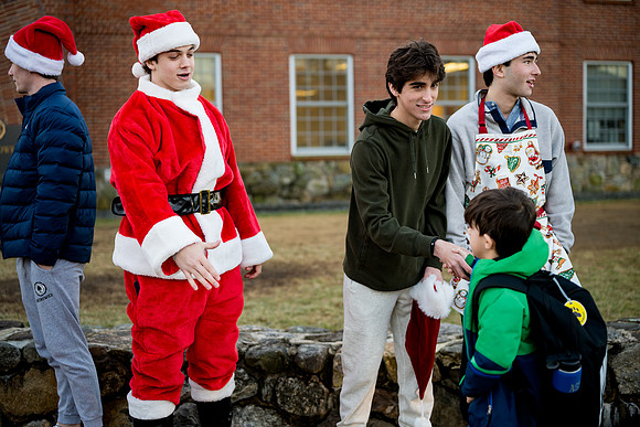 holiday_handshake24_ah_0006