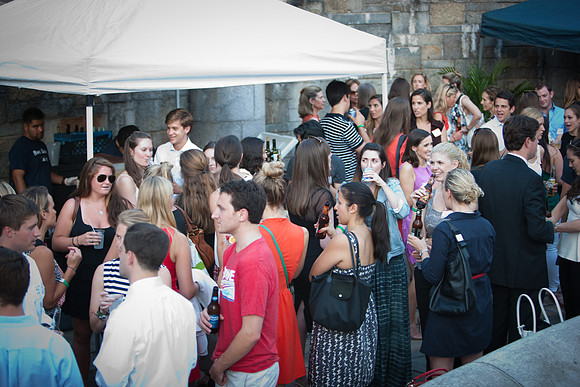 alum_nyc_summersocial14_mkras_0177