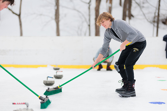 randolphvt2122_trip07_curling_bdf_0675