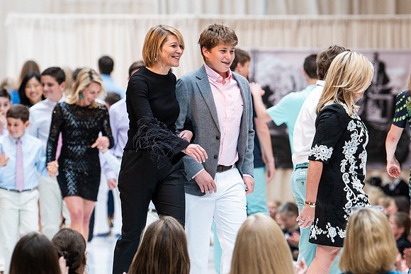 fashionshow19_runway_wkl_1746