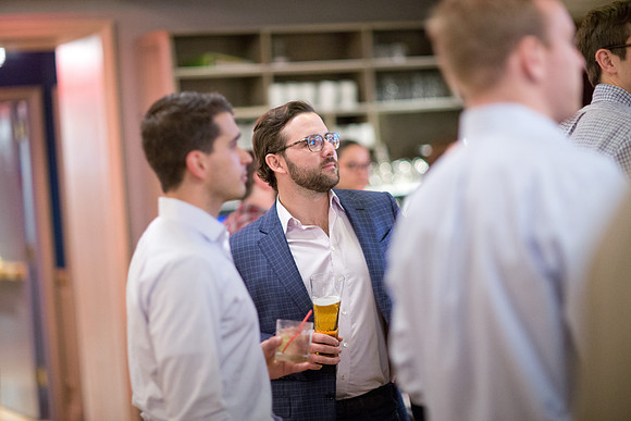 alumni_nyc_happyhr19_mkras_0011