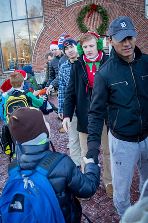 holiday_handshake16_jfess__4796