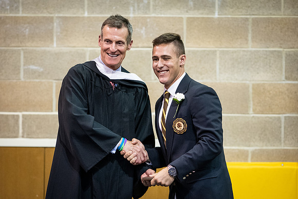 graduation19_wkl1_9602