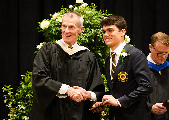 graduation25_diploma_wkl1_5073
