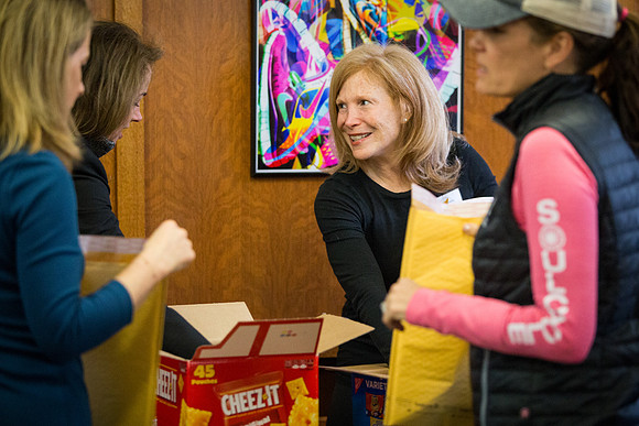 alumni_carepkg16_wkl_2509