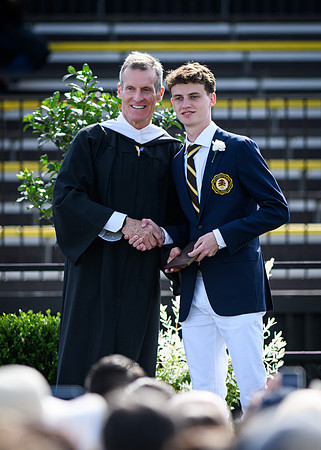 graduation22_diplomas_wkl_0804