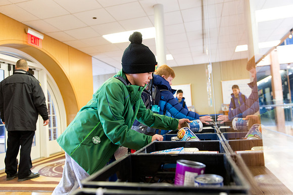 souperbowl_fooddrive_ls_mkras_0036