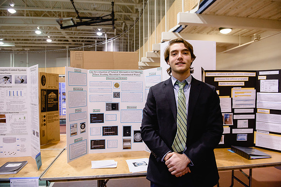 sciencefair17_us_hp_6980