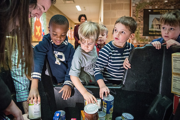 thanksgiving18_fooddrive_ps_wkl_9959