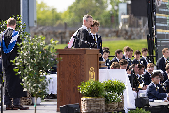 graduation22_diplomas_gh_0710