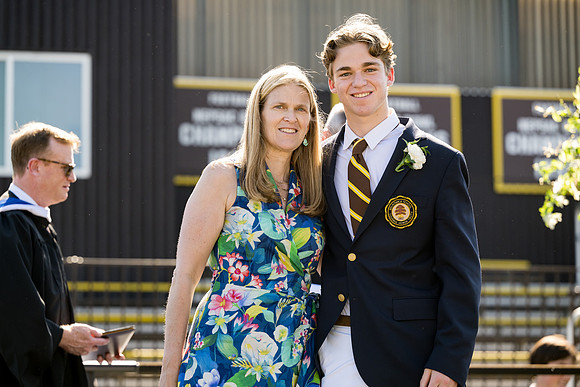 graduation24_diploma_ah_0400