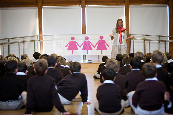 pay2wearpink_assembly_1502