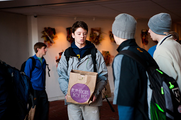 thanksgiving_fooddrive_us_mkras_0044