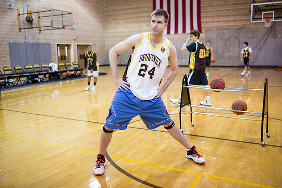 alumni_vs_varsitybball_2822