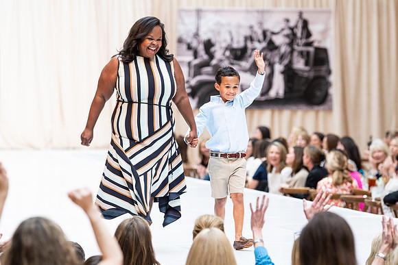 fashionshow19_runway_wkl_0624