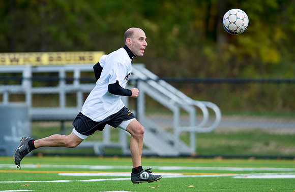 hc15_alumsoccer_dburns_3673