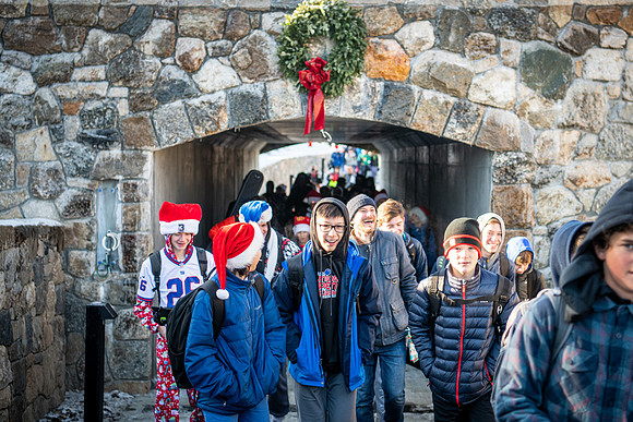 holiday19_bearcave_wkl_1547
