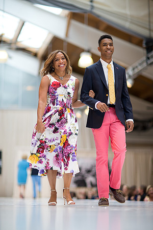 fashionshow19_runway_mk_0390