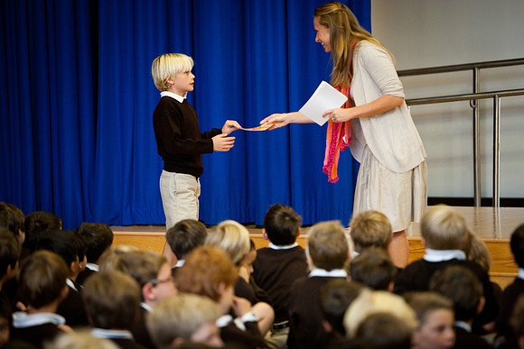 pay2wearpink_assembly_1568