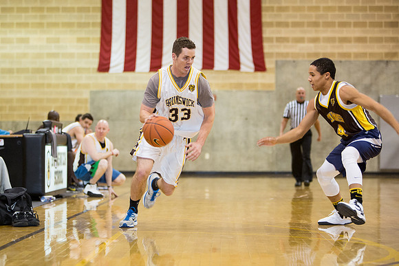 alumni_vs_varsitybball_2950