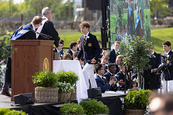 graduation22_diplomas_gh_0708