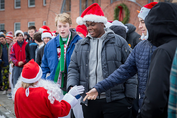 holiday_handshake17_jfess_4542