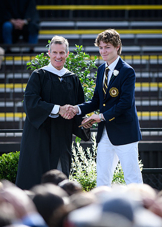 graduation22_diplomas_wkl_1023
