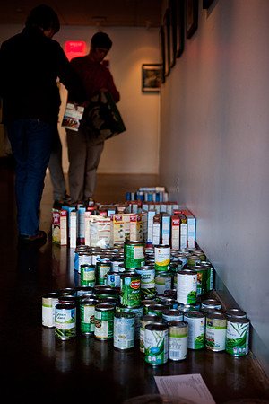 thanksgiving_fooddrive_us_mkras_0148