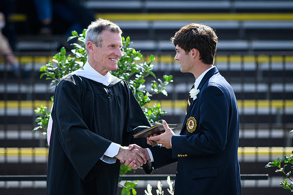 graduation22_diplomas_wkl_0544