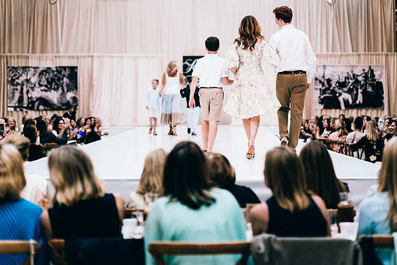 fashionshow19_runway_jk_1694