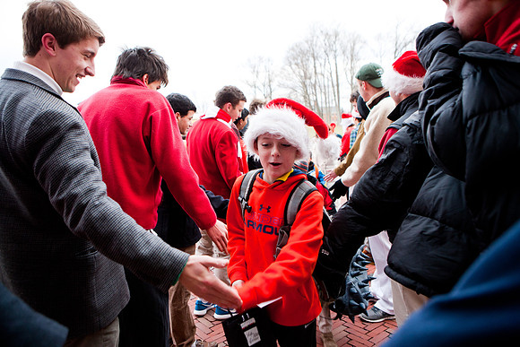 holiday_handshake_kras_0117