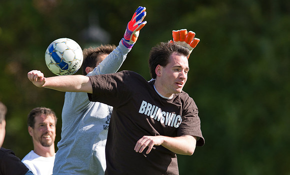 hc15_alumsoccer_dburns_3396
