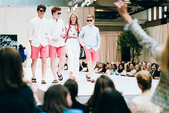fashionshow19_runway_jk_2059