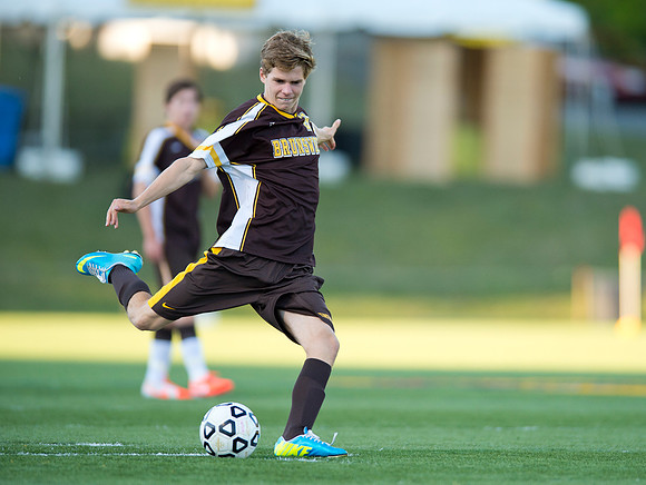 homecoming14_soccer_3rdswhite_db_9712