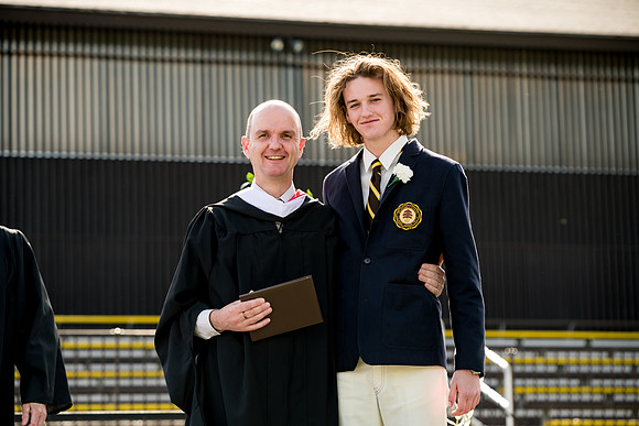 graduation22_diplomas_ah_0204