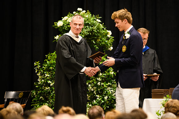graduation25_diploma_wkl1_4488