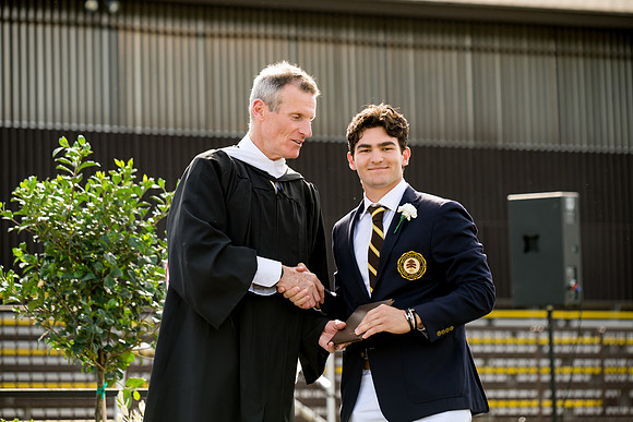 graduation22_diplomas_ah_0304