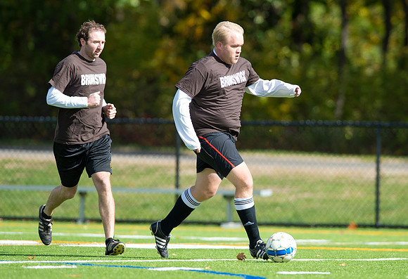 hc15_alumsoccer_dburns_3311