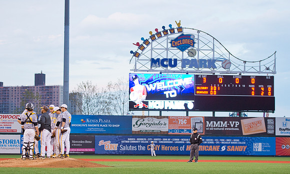 baseball_mcu_dburns_2001